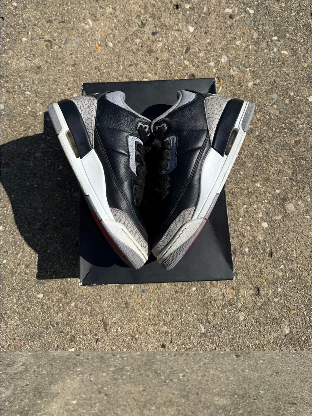 Jordan Retro 3 Black cements 2024